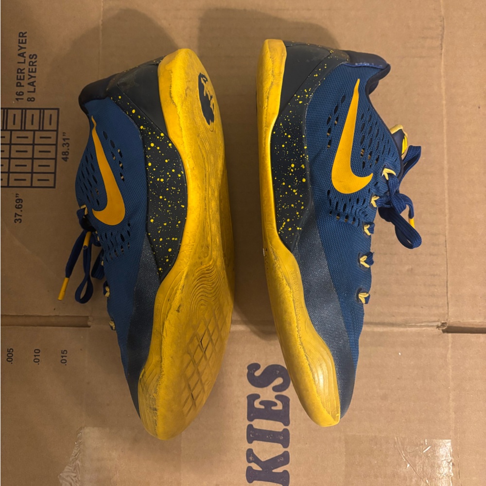 Nike Kobe 9 IX EM GS Low 'Gym Blue' Size 5.5Y Basketball Sneakers 653593 401 - Picture 2 of 8